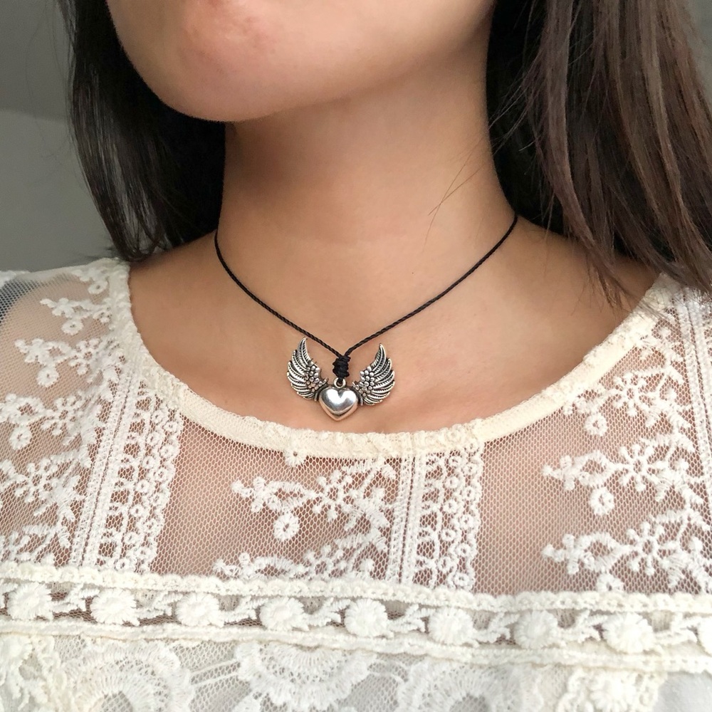 Flying Heart Wing Punk Necklace/Choker - Picture 2 of 5